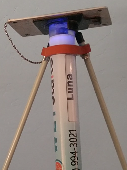 Blue flashing light indicating water detection